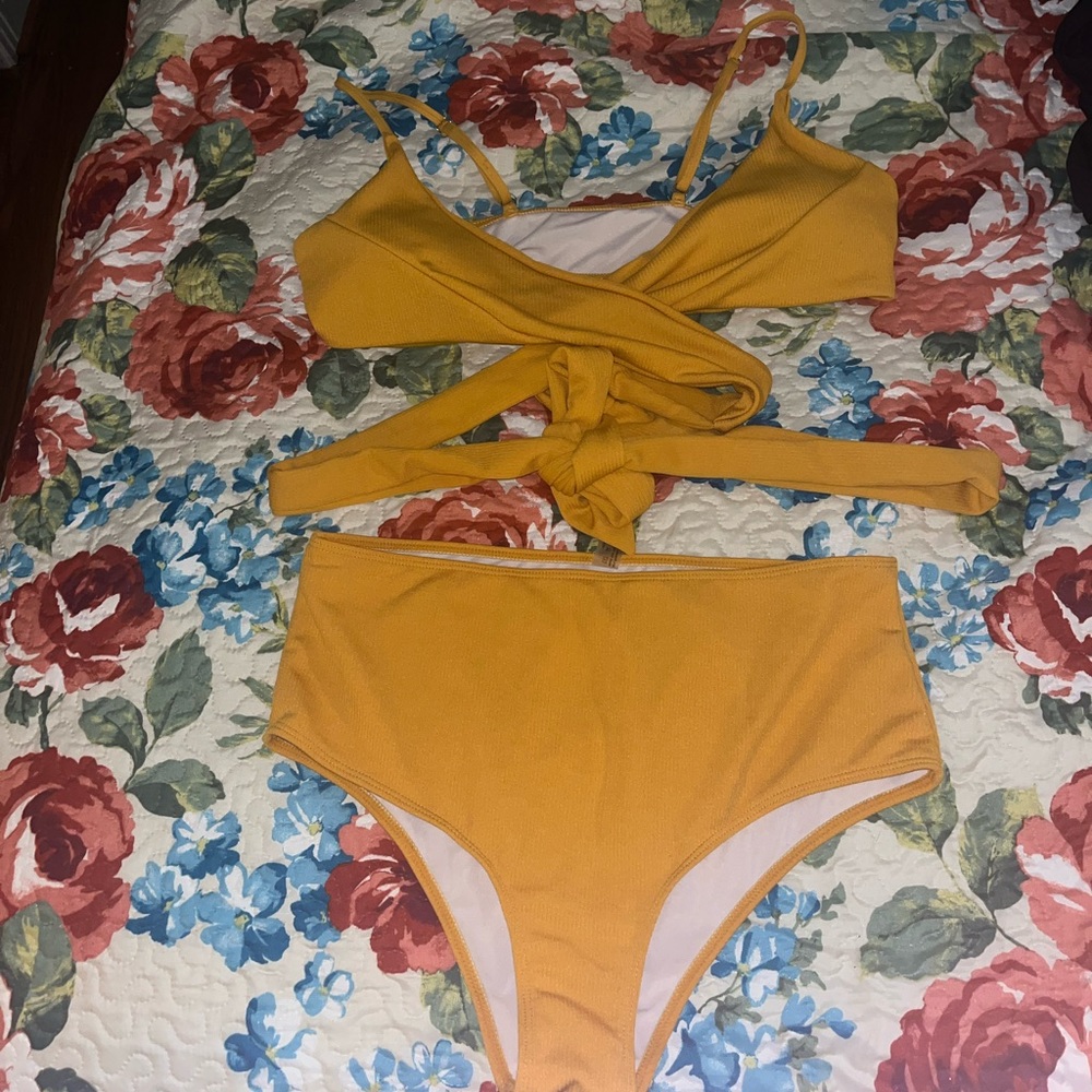 Shein Swim Set 1xl Gold Yellow NWOT